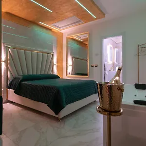  Apartment Fashion Gold With Jacuzzi & Car Garage
